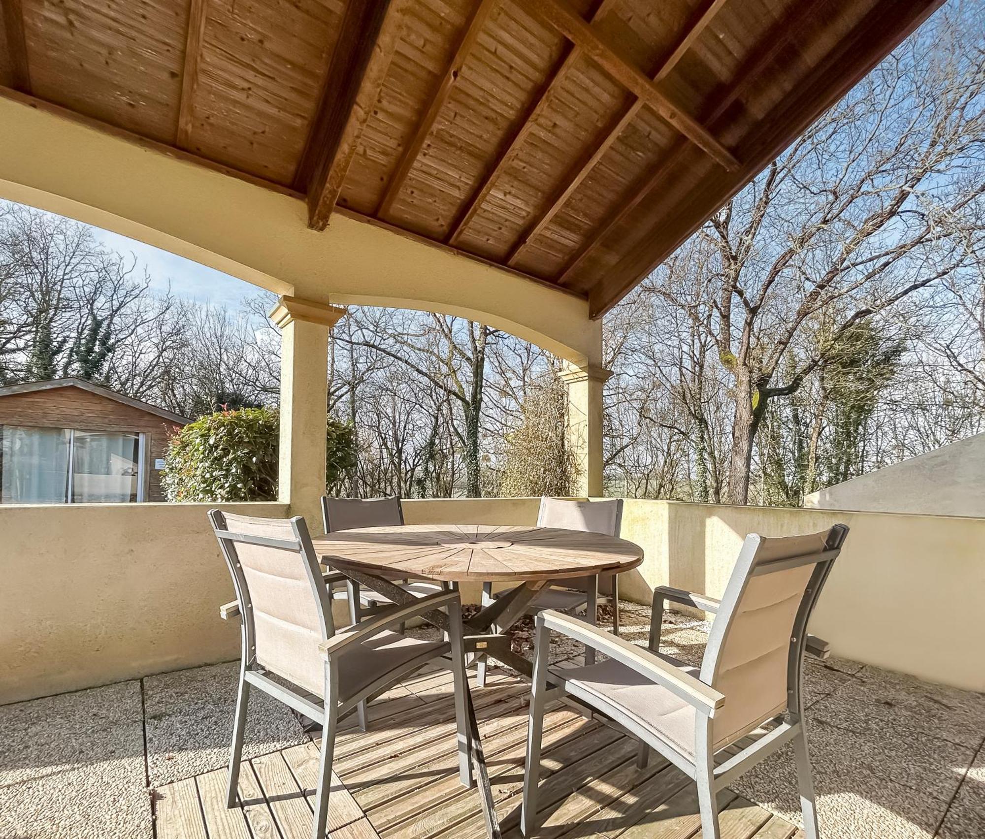 Gite L'Oree Des Buis, Piscine Privatisable Vouille  Экстерьер фото
